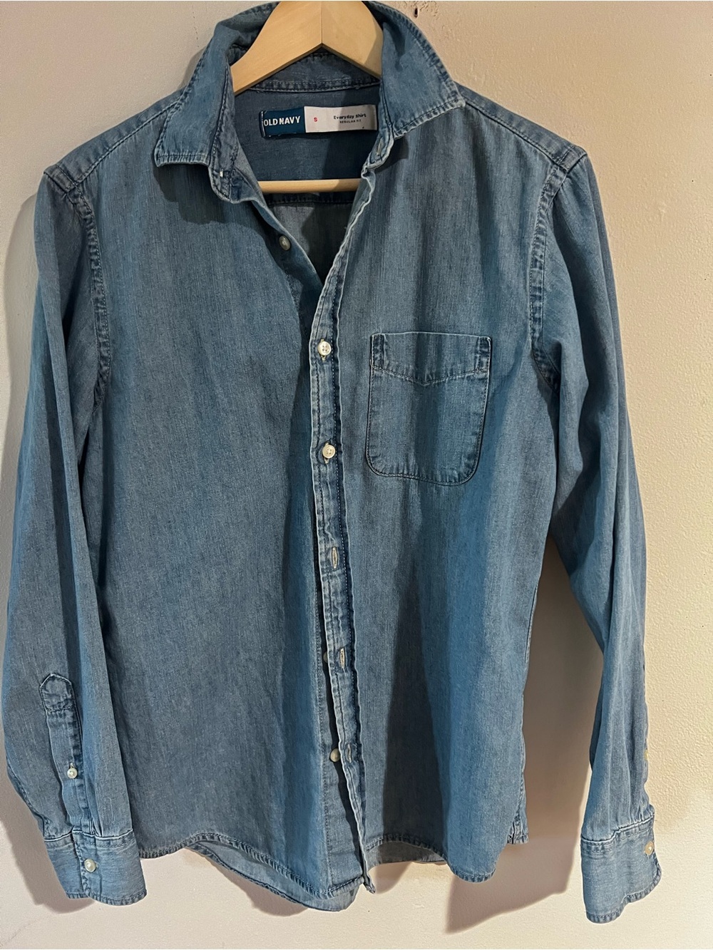Old Navy Men's Medium Blue Denim Button-Down Shirt